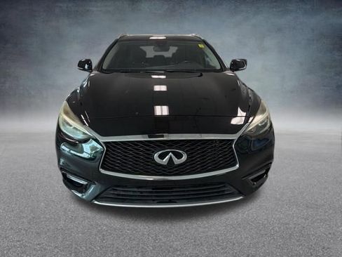 Used 2017 INFINITI QX30 Premium FWD image 10