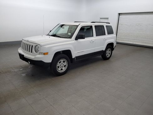Used 2017 Jeep Patriot Sport w/ Power Value Group AWD/4WD image 2