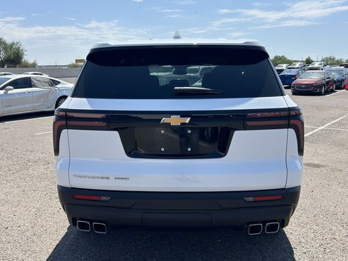 Used 2024 Chevrolet Traverse LS AWD/4WD image 4