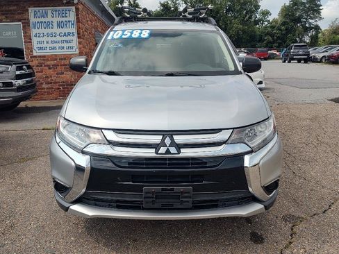 Used 2018 Mitsubishi Outlander SEL AWD/4WD image 7