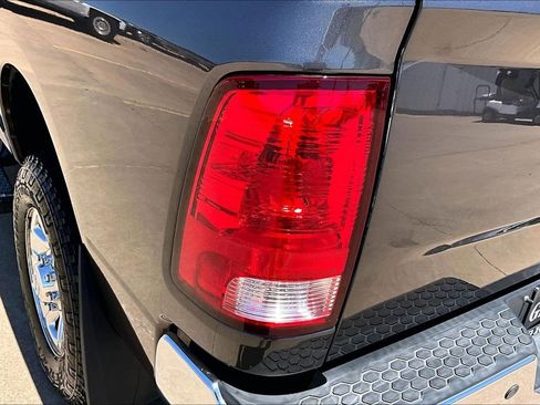 Used 2018 RAM 2500 Tradesman w/ Chrome Appearance Group AWD/4WD image 38
