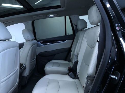 Used 2022 Cadillac XT6 Premium Luxury w/ Technology Package AWD/4WD image 13