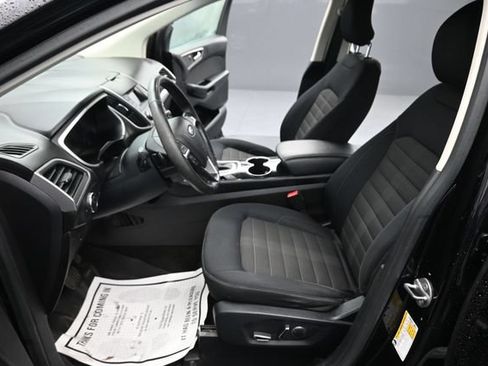 Used 2017 Ford Edge SEL AWD/4WD image 13