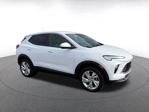 Used 2025 Buick Encore GX Preferred image 2