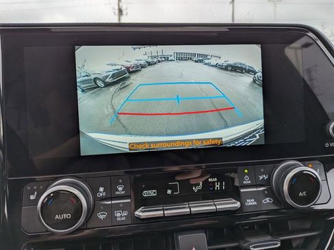 Used 2024 Toyota Highlander XSE image 22