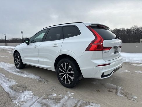 Certified 2025 Volvo XC60 B5 Core image 6