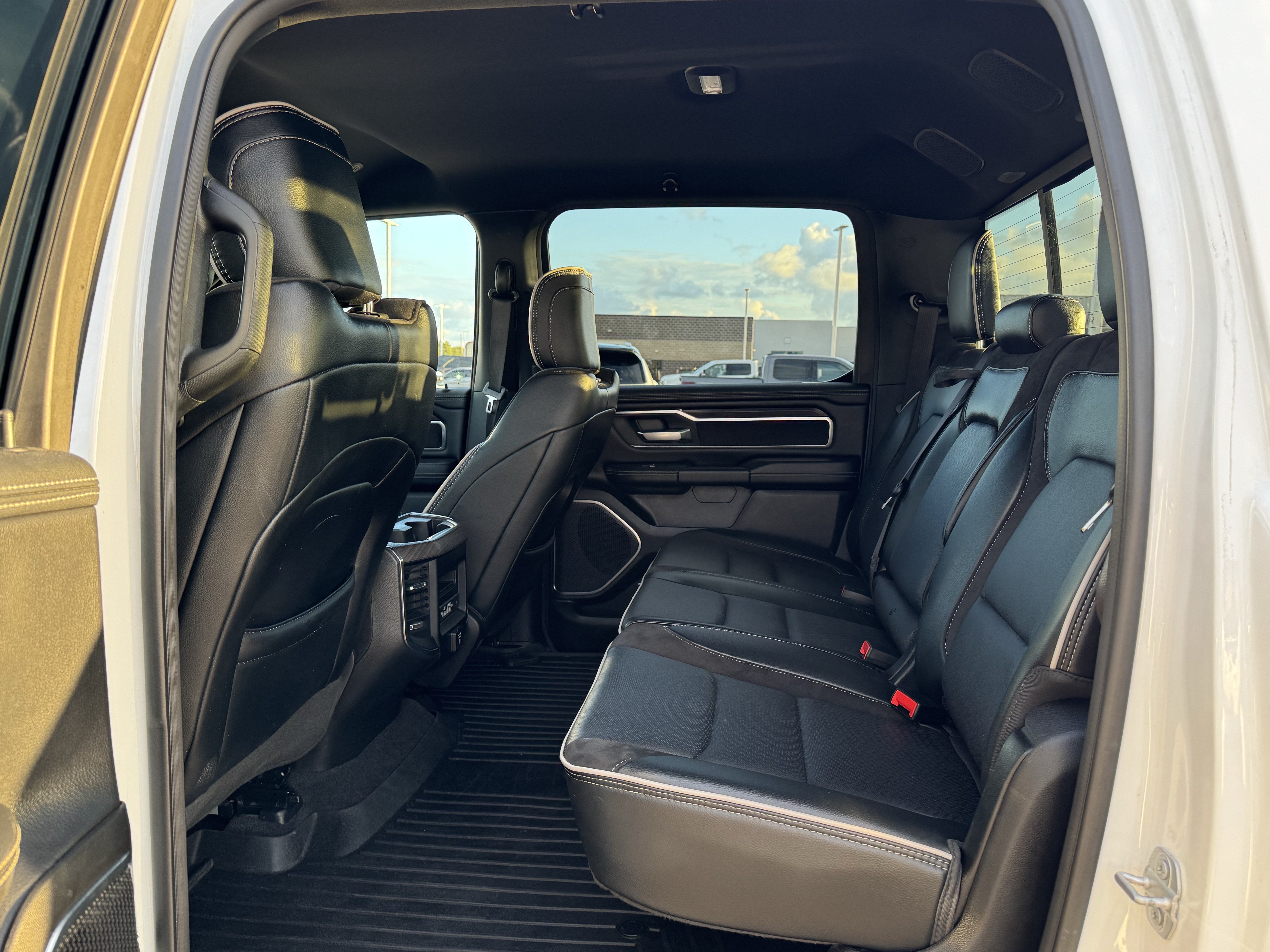 Used 2025 RAM 1500 Laramie w/ Sport Appearance Package AWD/4WD image 19