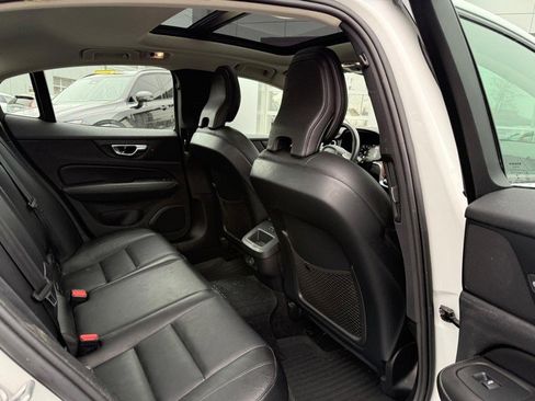 Used 2021 Volvo S60 T6 Momentum w/ Protection Package Premier image 11