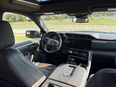 Used 2022 GMC Sierra 1500 AT4 w/ AT4 Preferred Package AWD/4WD image 16