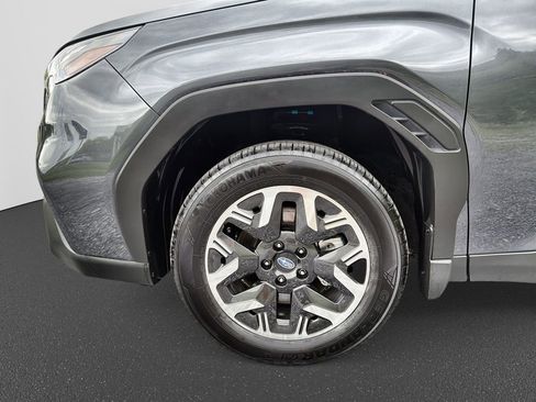 Certified 2025 Subaru Forester Premium AWD/4WD image 14