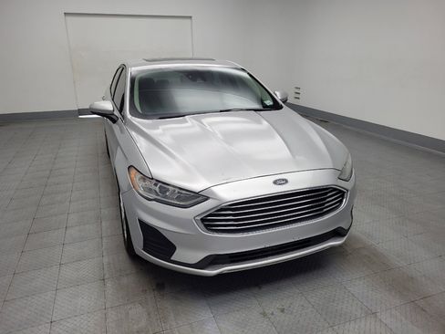 Used 2019 Ford Fusion SE FWD image 14