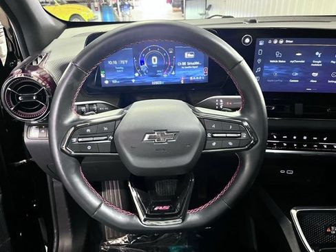 Used 2025 Chevrolet Equinox RS FWD image 21