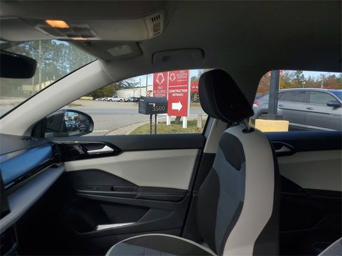 Certified 2025 Volkswagen Taos S image 16