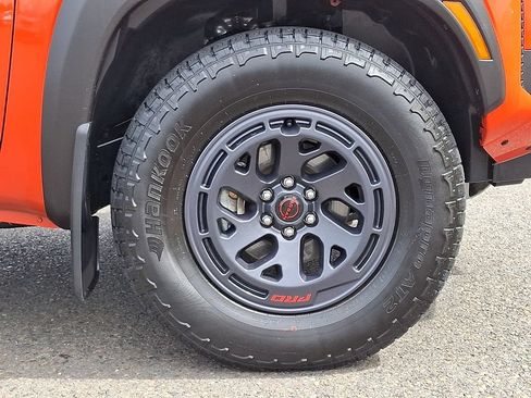 Certified 2025 Nissan Frontier PRO-4X w/ Pro Premium Package AWD/4WD image 9