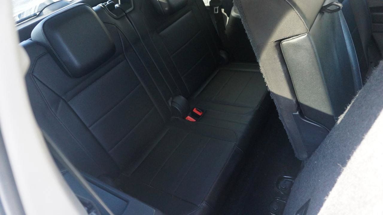 Used 2018 Volkswagen Tiguan SE FWD image 15