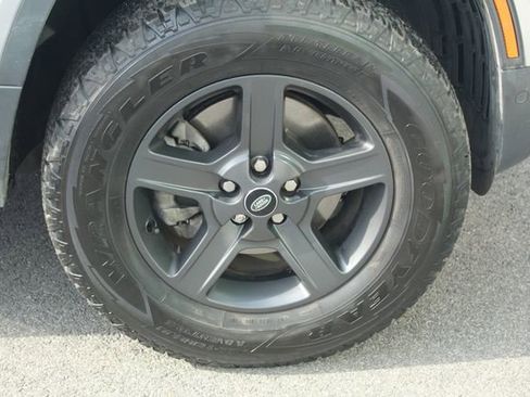 Used 2023 Land Rover Defender 110 image 9