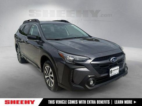 Certified 2025 Subaru Outback Premium AWD/4WD image 1