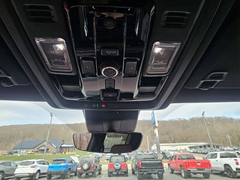 New 2026 Chevrolet Suburban High Country image 16