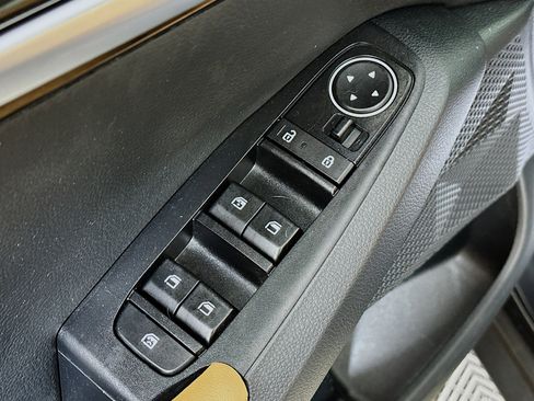 Used 2024 Kia Seltos EX image 18