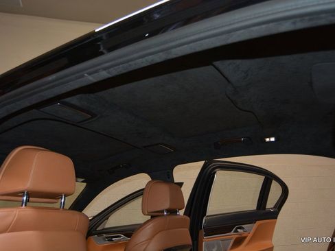 Used 2017 BMW M760i xDrive image 16