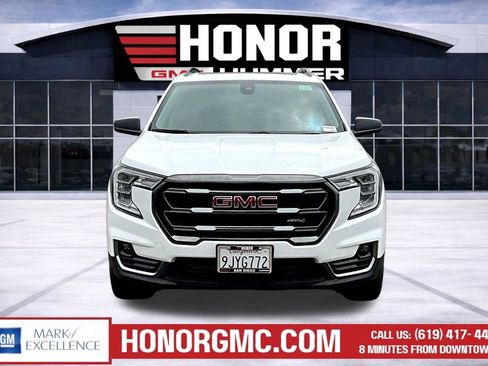 Used 2023 GMC Terrain AT4 AWD/4WD image 2
