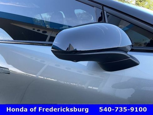 Used 2024 Chevrolet Equinox EV RS FWD image 14