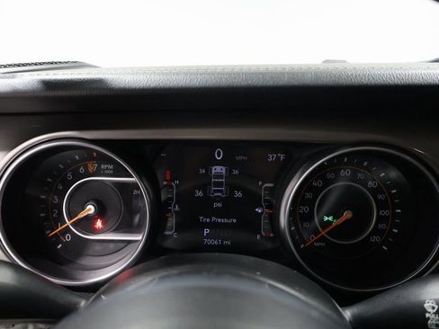 Certified 2018 Jeep Wrangler Unlimited Sahara w/ Cold Weather Group image 41