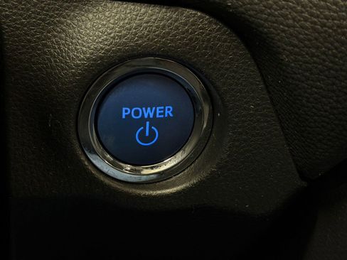 Used 2022 Toyota RAV4 XLE Premium image 32