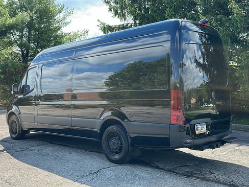 Used 2024 Mercedes-Benz Sprinter 2500 w/ Acoustic Package image 7