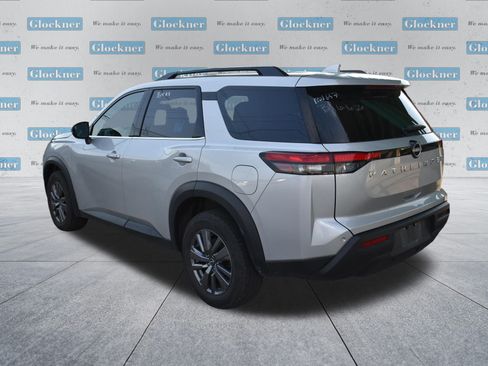 Used 2025 Nissan Pathfinder SV AWD/4WD image 8