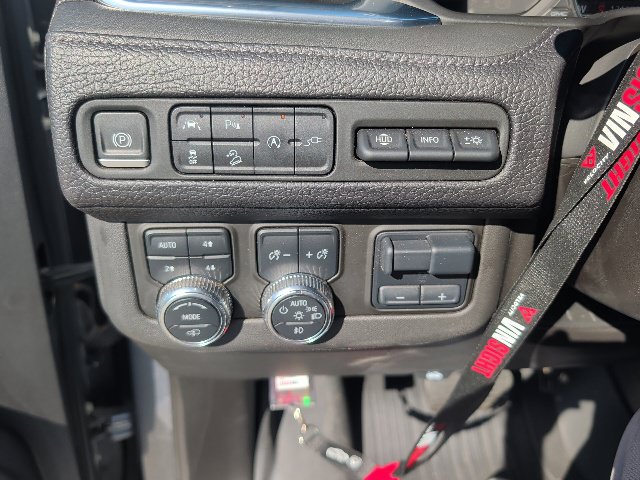Used 2021 GMC Yukon Denali w/ Denali Ultimate Package AWD/4WD image 20