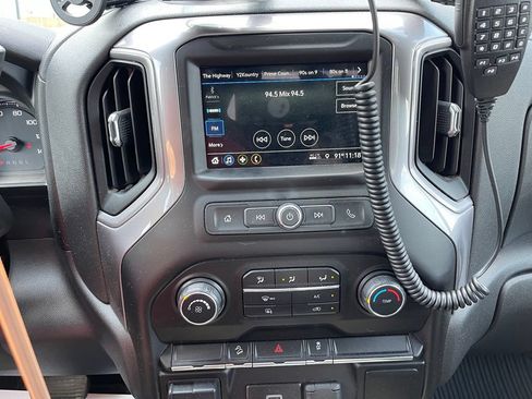 Used 2019 Chevrolet Silverado 1500 Custom Trail Boss w/ Infotainment Package AWD/4WD image 9