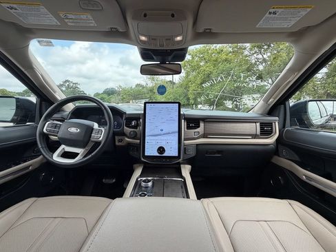 Used 2024 Ford Expedition Max Limited AWD/4WD image 31