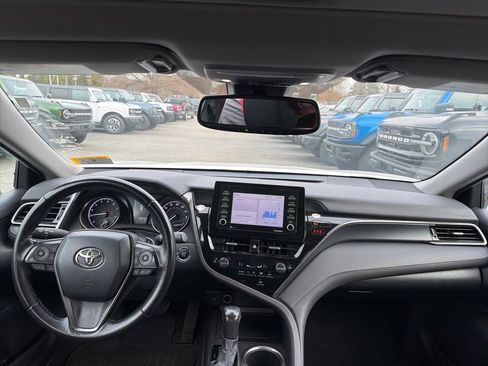Used 2023 Toyota Camry SE image 8