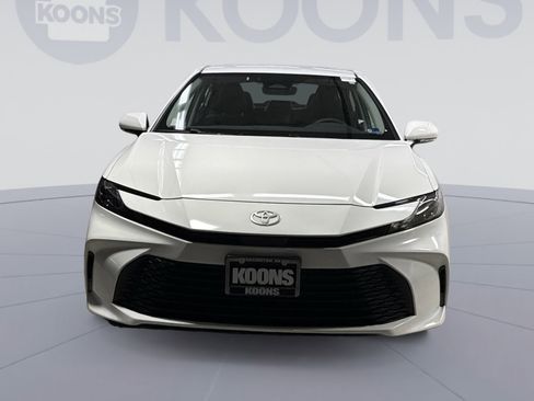 Used 2025 Toyota Camry LE image 15