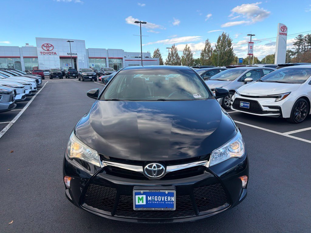 Used 2016 Toyota Camry SE FWD image 2