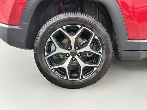 Used 2025 Jeep Compass Limited AWD/4WD image 32