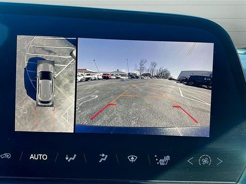 Used 2024 Chevrolet Equinox EV LT image 14