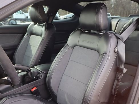 Used 2020 Ford Mustang Shelby GT350 w/ Technology Package image 4