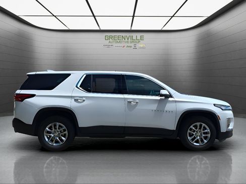 Used 2022 Chevrolet Traverse LS AWD/4WD image 6