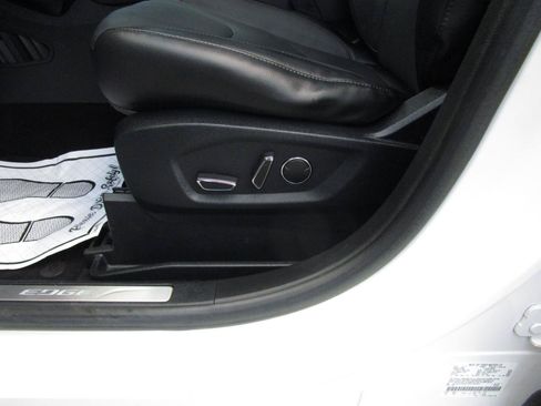 Used 2017 Ford Edge Titanium w/ Equipment Group 301A FWD image 17