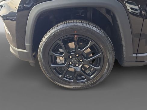 Used 2026 Jeep Compass Latitude image 9