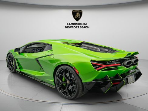 Used 2024 Lamborghini Revuelto AWD/4WD image 4