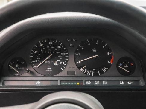 Used 1987 BMW 325i Convertible image 10