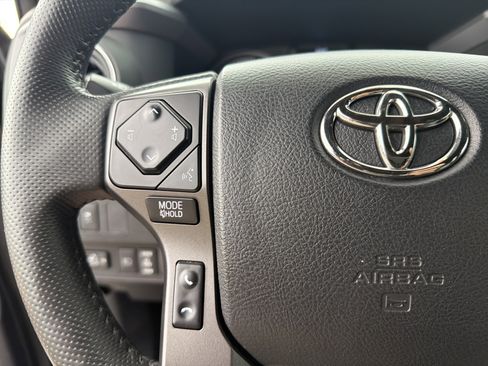 Certified 2023 Toyota Tacoma TRD Off-Road w/ Technology Package AWD/4WD image 10