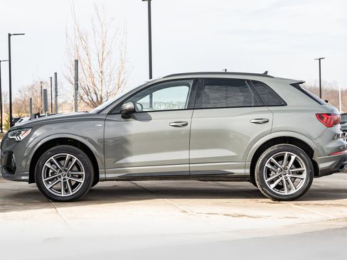 Certified 2025 Audi Q3 2.0T Premium w/ Convenience Package image 6