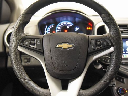 Used 2020 Chevrolet Sonic LT image 22