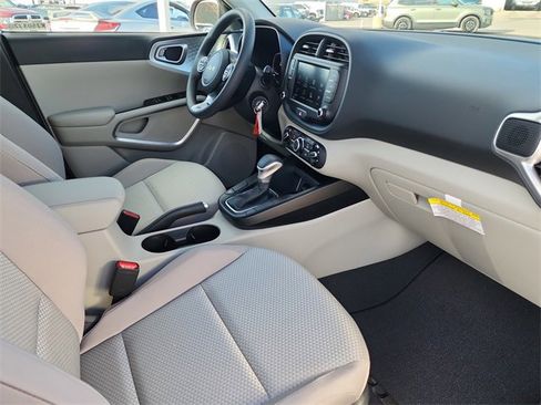 New 2025 Kia Soul LX w/ LX Technology Package image 16