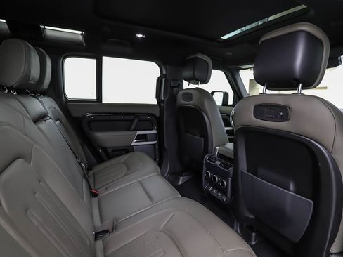 Used 2022 Land Rover Defender 110 XS Edition AWD/4WD image 25