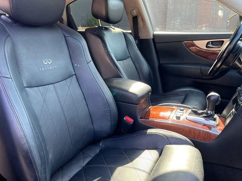 Used 2014 INFINITI QX70 AWD w/ Sport Technology Package image 14
